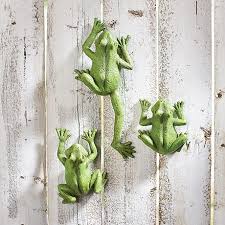 Frogs Wall Art Climbing Signals