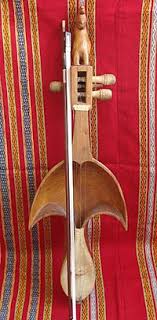 This page describe the information about indian musical instruments such as sitar, sarod, santoor the sitar, tabla and violin come late than the other musical instruments. List Of Indian Musical Instruments Wikipedia