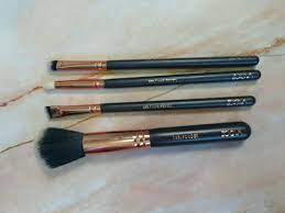 brushes set benefit angle brow brush