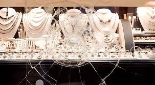 jewelry showcases 2 factors for