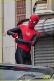 Far from home (2019) subtitle indonesia. Spider Man 3 Set Photos Reveal Updated Suit Christmas Setting