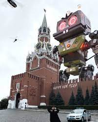 Спасскую башню атаковал гигантский робот-заяц из «Ну, погоди!», который  снился нам в кошмарах - Москвич Mag - 25.12.2020