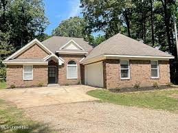 65 beverly ln holly springs ms 38635