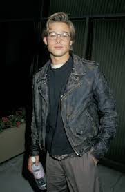 Уи́льям брэ́дли питт — американский актёр и кинопродюсер. 50 Photos Of Brad Pitt That Prove He Hasn T Aged