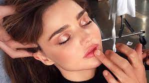 cop miranda kerr s rose gold eye makeup