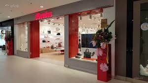 Bata primavera sdn bhd chief collection manager esther koh said as bata is often synonymous with basic and comfortable shoes, the company is combining modern luxury with practicality this year. Bata New Concept Jb Paradigm Mall Interior Design Renovation Ideas Photos And Price In Malaysia Atap Co