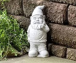 27 Extremely Funny Garden Gnomes