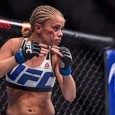 If you've seen her face in some of her fights she was a bloody mess. Paige Vanzant Ready For Bkfc Debut No Worries About Getting Bloody Bad Left Hook