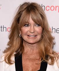Michelle pfeiffer shoulder length curly hair. Goldie Hawn S Long Hairstyles For Older Women