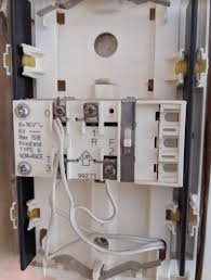 Whether the signal is transmitted wirelessly or through electrical wiring, the wiring connections of friedland doorbells are of the standard type. Is This The Transformer For My Door Chime Home Improvement Stack Exchange