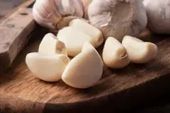 What are 4 cloves of garlic?