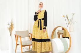 Cari trend terkini modern branded update hanya di desain gambar foto gaya model busana muslim wanita terlaris saat ini. Gamis Masih Jadi Model Busana Muslim Populer
