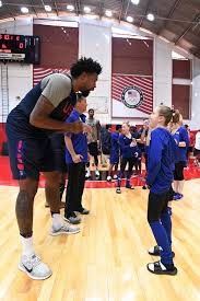 Christian life center academy in humble, texas There S Just Something Funny About This Photo Of Deandre Jordan And A Tiny Gymnast Huffpost Usa Gymnastics Gymnastics Ragan Smith