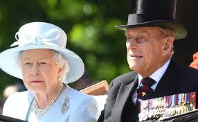 Addio al principe filippo, il marito della regina elisabetta che le è rimasto accanto per più di 70 anni. Morto Il Principe Filippo Duca Di Edimburgo E Consorte Della Regina Elisabetta