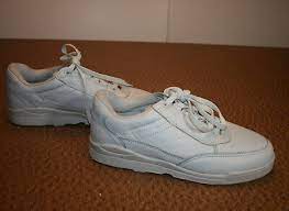 walking shoes sneakers womens 9m cream