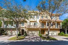 2490 san pietro circle palm beach