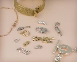 types of jewelry clasps how is a