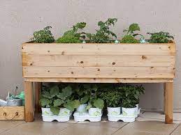 how to build an elevated wooden planter