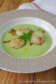 pan seared scallops with pea puree and