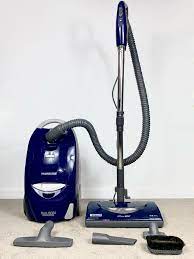 canister vacuum cleaner w