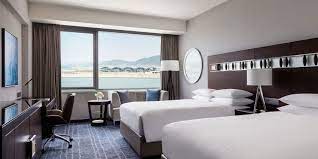 the best hotels near hong kong airport