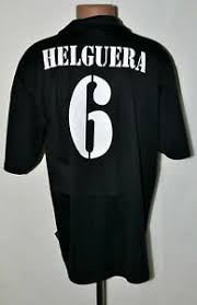 A spanish international on nearly 50 occasions, helguera represented the country at the 2002 world. Real Madrid Spanien 2002 2003 Entfernt Fussball Trikot Adidas 6 Helguera Gr Xl Ebay