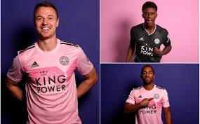 After an unbelievable underdog story in winning the 2015/16 season, jamie vardy and co have continued to keep their place in the premier league, and have slowly and surely begun a rise in the table once again. Leicester City Presenta Jersey Visitante Para La Temporada 2019 2020
