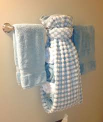 Three easy ways to display bathroom towels ~ there are so many ways to display towels, and these three ideas are great! 49 Romantic Rustic Farmhouse Bathroom Remodel Ideas Bathroom Towel Decor Bathroom Hand Towels Display Bathroom Towels Display