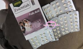 Tablets of folic acid contain either 0.1, 0.4, 0.8, or 1 mg of pteroylglutamic acid, as an aqueous solution for injection, and in combination with other vitamins and minerals. Asid Folik Appeton Untuk Yang Merancang Nak Hamil Macam Aku Blog Eyzamiel