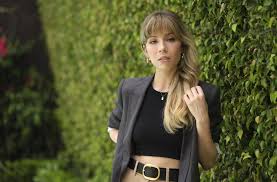 Jennette McCurdy rises above childhood trauma with new book 