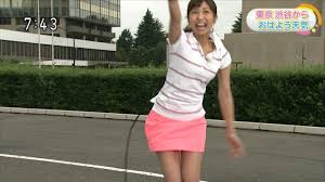 NHK酒井アナがテニスコスプレでパンチラ寸前 