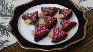 These christmas tree brownies are really easy to make and decorate, but look so effective and would. 17 Christmas Brownie Recipes You Can Give As Presents