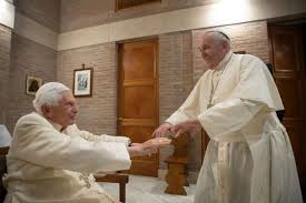 During saturday's meeting, pope francis thanked the cleric for having raised his voice in defense of the weakest and most persecuted, according to a vatican statement. Pope Francis And Pope Emeritus Benedict Xvi Receive Covid 19 Vaccine