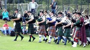 Brodick Highland Games 2013 - Arran pipe band. - YouTube