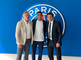 Insigne, 30, has enjoyed a stellar 12 months. Fabrizio Romano On Twitter Official Announcement Soon But Here We Go And Here You Ve Achraf Hakimi First Pic As Paris Saint Germain Player Together With Leonardo And His Agent Alejandro Camano Clmerlo
