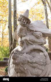 Mother Goose Statue, Central Park in Autumn, NYC Stock Photo - Alamy