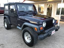 Jeep wranglers offer a top speed range between 97mph and 112mph, depending on the version. Top Jeep 98 Jeep Wrangler Soft Top