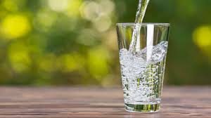 How many glasses of water should you drink everyday? | HealthShots