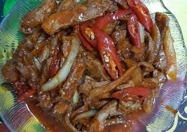 Rebus daging dengan pewarna merah hingga empuk dan potong nipis. Resipi Daging Masak Merah Ala Thai Oleh Izyan Zulaikha Zali Cookpad