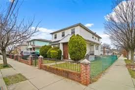 homes in springfield gardens