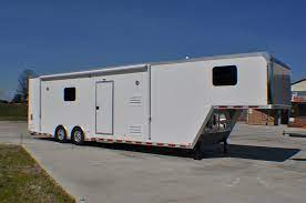aluminum living quarters race trailer