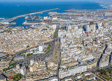 Está situada en la costa del océano atlántico, 80 km al sur de rabat, la capital administrativa. Casablanca Wikipedia