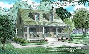 Look no further than these small cottage homes. Small Cottage House Plans With Amazing Porches