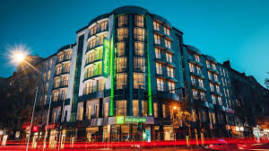 Motel chain, it has grown to be one of the world's largest hotel chains, with 1,173 active hotels and over 214,000 rentable rooms as of september 30, 2018. Hiberlin De Ihr Berlin Portal Unvergesslicher Urlaub In Berlin