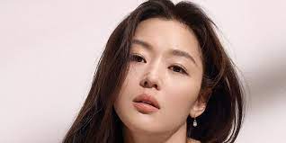 In response to the reports, her agency culture depot commented, jun ji hyun is positively considering the offer to star in writer kim eun hee's new project 'mount jiri.' Jun Ji Hyun In Talks To Return To The Small Screen As Female Lead Of New Drama By Kingdom Scriptwriter Allkpop