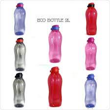 Botol dengan kapasitas 2 liter ini memiliki penanda ukuran sehingga anda bisa mengetahui jumlah cairan yang sudah terisi. Ready Stock Eco Bottle 2l Giant Water Bottle 2 Litre Botol Air Tupperware Botol 2 Liter Shopee Malaysia