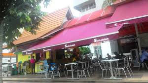The once famous cathay cinema still stands on one side and the deserted old bus terminal on the other. Dreamchaser å˜›å˜›æ¡£hang Tuah Mall Melaka