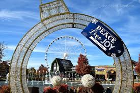 pigeon forge with kids for the holidays