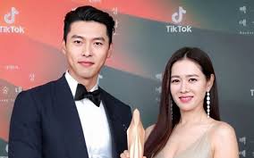 Currently the two are happy in their relationship. Hyun Bin And Son Ye Jin Are The New Year S Couple That Dispatch Revealed In 2021