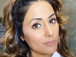 hina khan stuns fans with bold eyes and